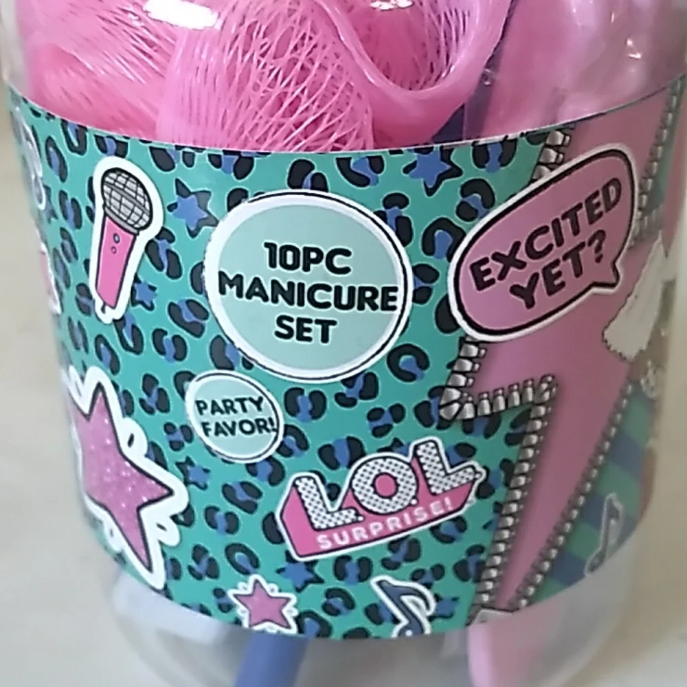NWT NIB L.O.L. dolls manicure party favor set 12 items included